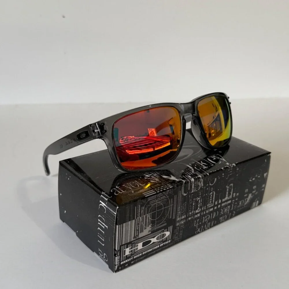 Oakley Holbrook Smoke Gray Frame 9102 PRIZM POLARIZED Ruby Iridium - Picture 3 of 11